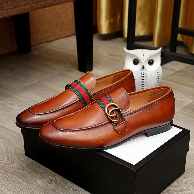 G*u*i leather shoes